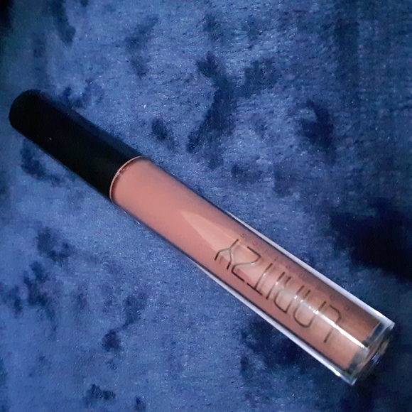 Laritzy Cosmetics - Long Lasting Liquid Lipstick - Nudes - Picture 2 of 2